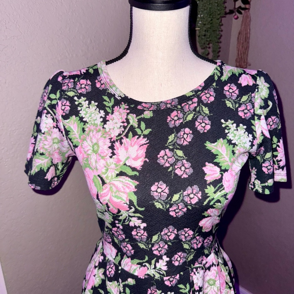 LulaRoe Amelia Floral Fit & Flare Dress - W S, Black Pink Bloom Vibes - Picture 5 of 5